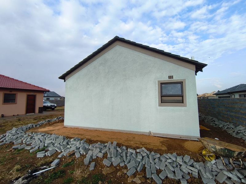 Brand-New 3-Bedroom House for Sale in Windmill Park Ext 32 - Photo 8