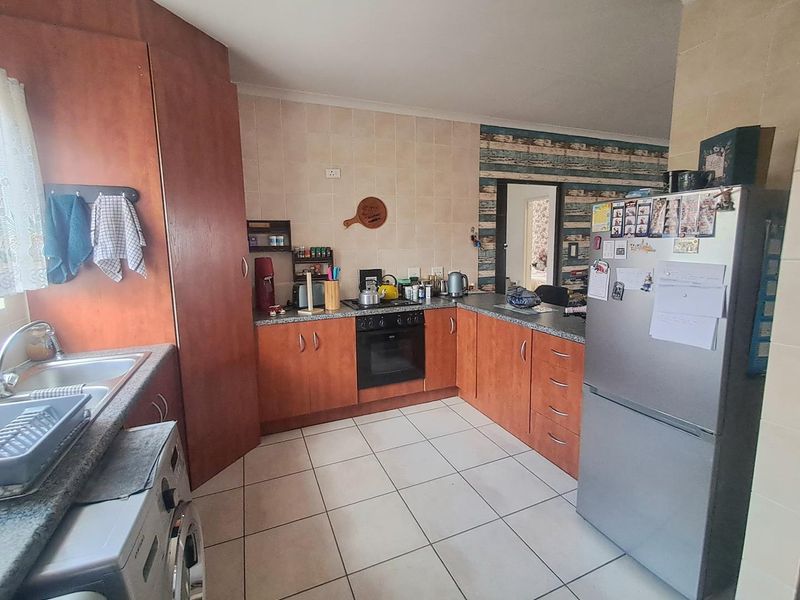 2 Bedroom Upstairs Unit for Sale in Meyersdal - Photo 6