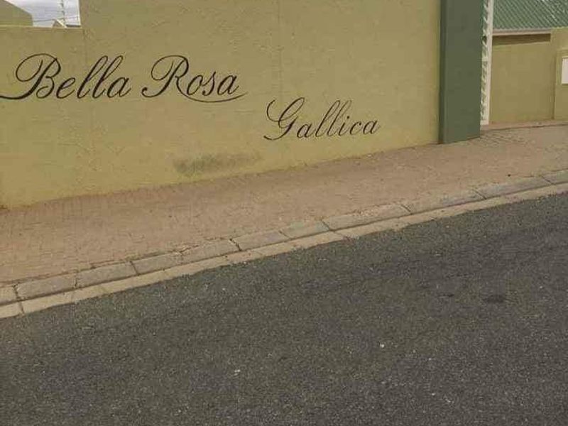 Cosy & Well maintained Townhouse - Photo 4