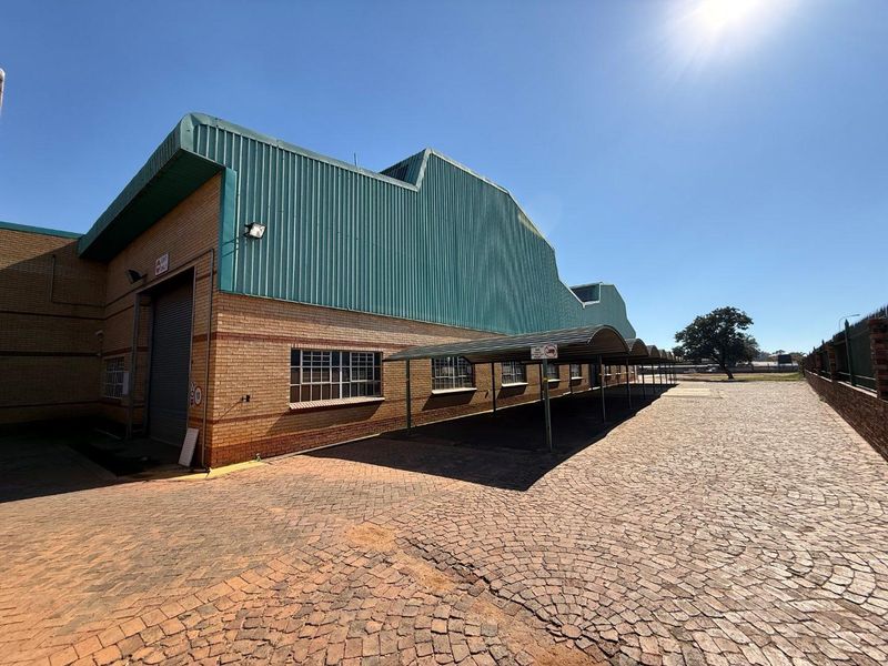 Large-scale Industrial Facility and Warehouse - Now on the Market. - Photo 4