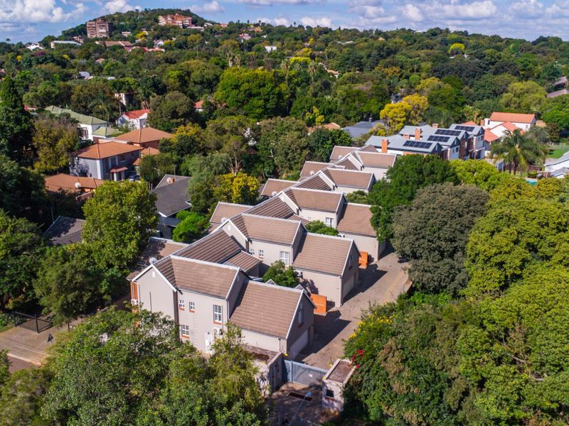 Exceptional 4-Bedroom Townhouse in Exclusive Farmers Folly Complex - Photo 3