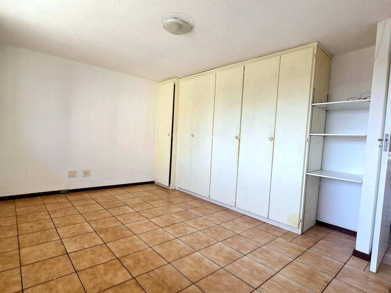 Convenient Living in the Heart of Hatfield - Photo 9