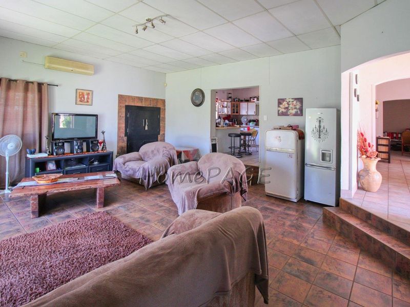 Otjiwarongo :  Entertainers Home For Sale - Photo 8