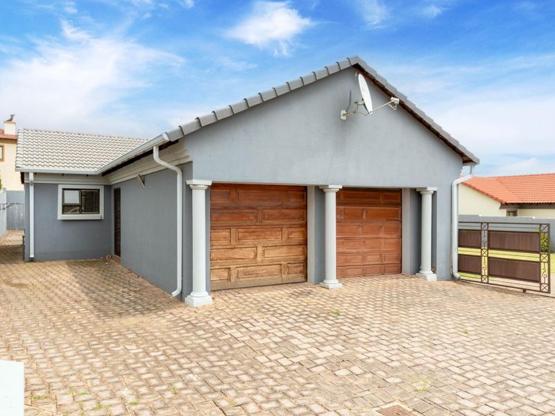 Secure, Spacious & Designed for Effortless Family Living - Photo 2