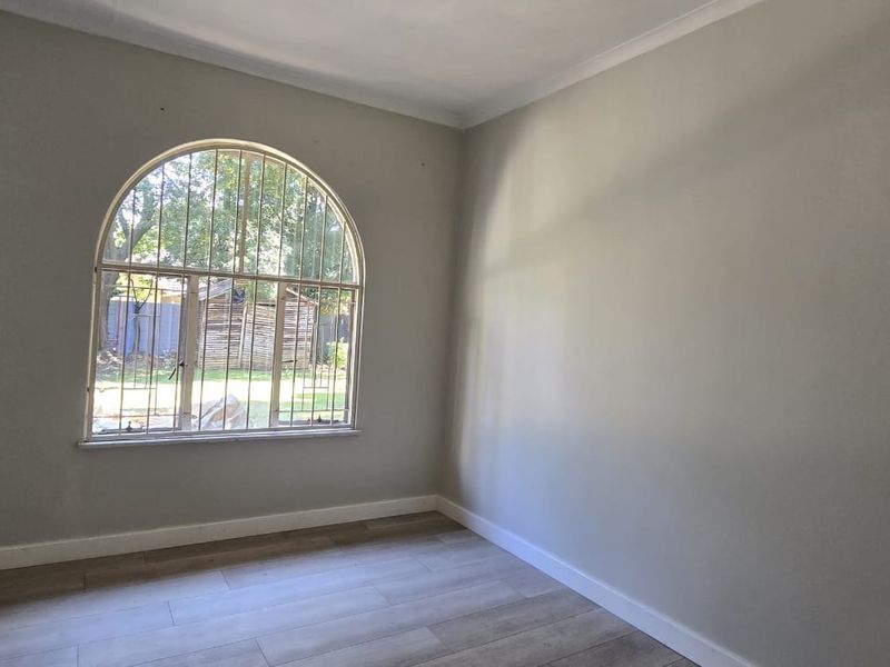 Family home for sale in Garsfontein - Photo 9