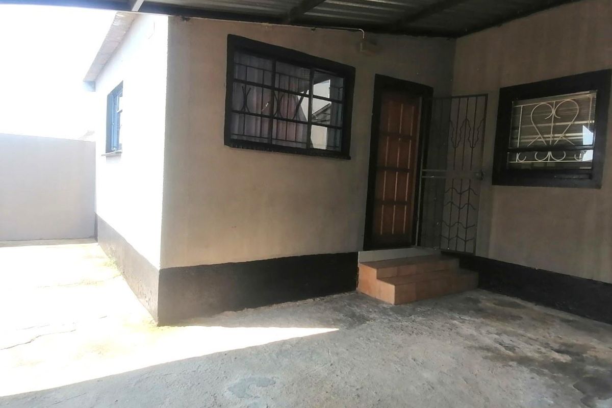 2Bedroom House for Sale in Westbury - Photo 4