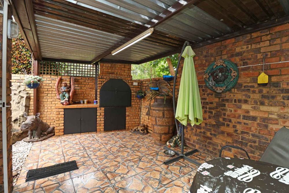 Patio with Built-In Braai