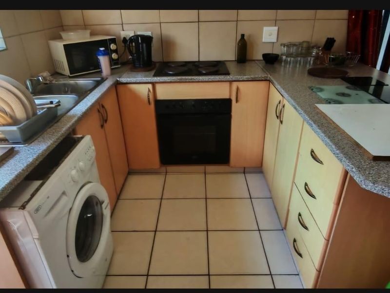 YOUR IDEAL FIRST HOME AWAITS - Photo 7