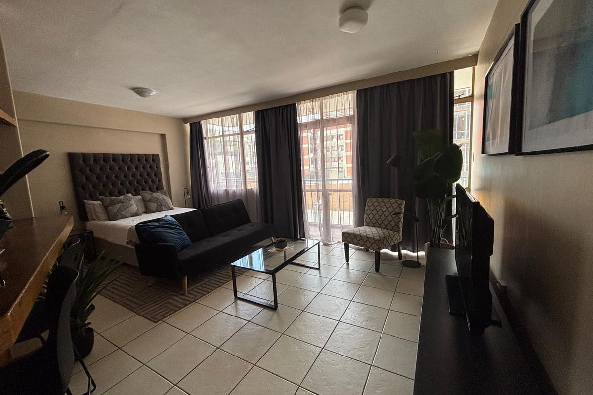 A bachelor Unit for sale in Braamfontein - Photo 3