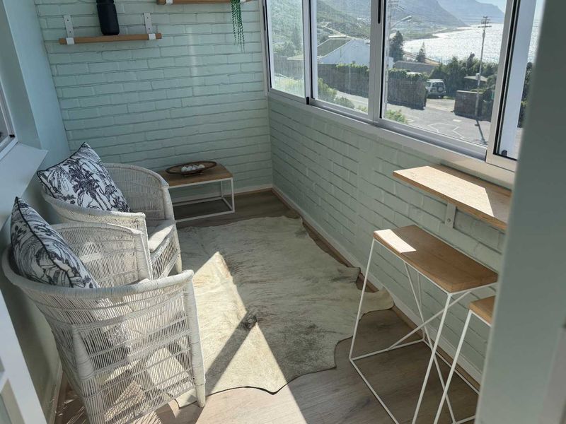 Charming fully furnished secure 2-bedroom apartment in Simons Town - Photo 7