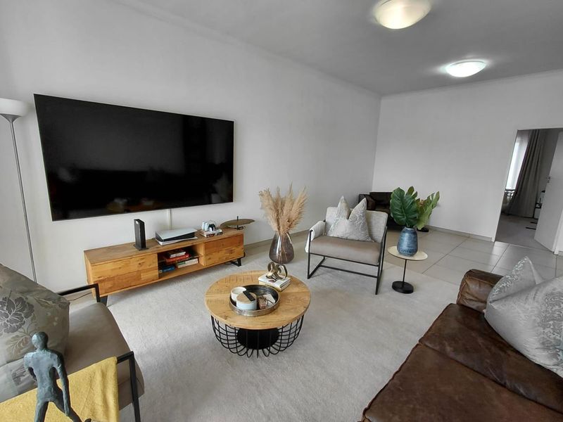 Modern 2-bedroom, 1 bathroom Apartment at Kengies Square - Photo 7