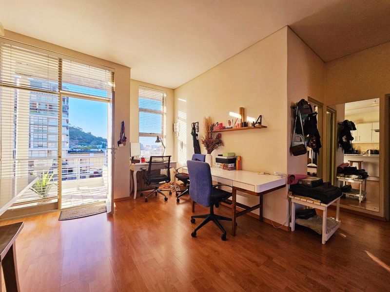 Welcome to Your Perfect Urban Retreat at Soho on Strand - Photo 8
