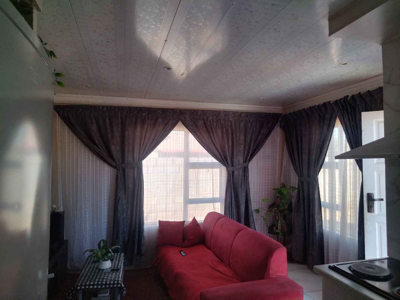 3 bedrooms house for sale in Soshanguve B1 - Photo 7