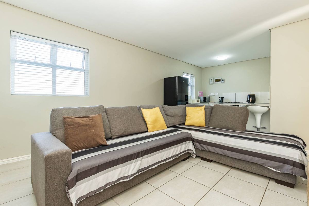 SMART GROUND FLOOR UNIT - Photo 2