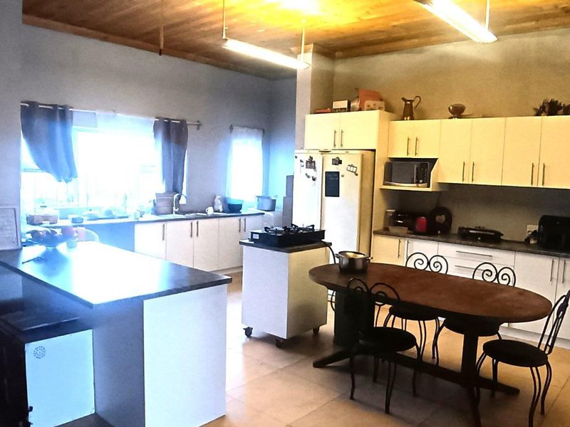 Zeekoevlei is calling, Large Family home with endless possibilities - Photo 6