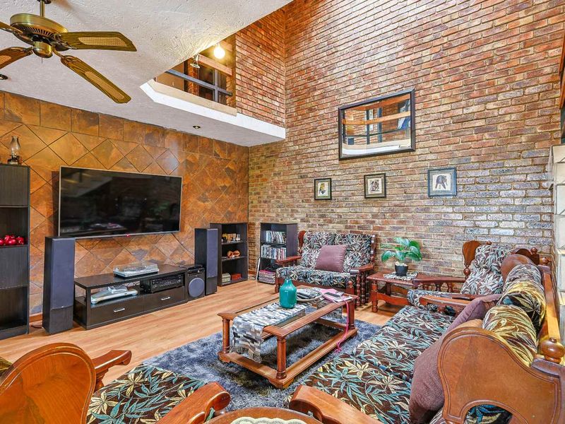 Stunning Off-Grid Oasis - Photo 4