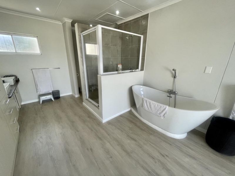 Hendra - Gem of a Townhouse with Sea Views & Direct Beach Access - Photo 7