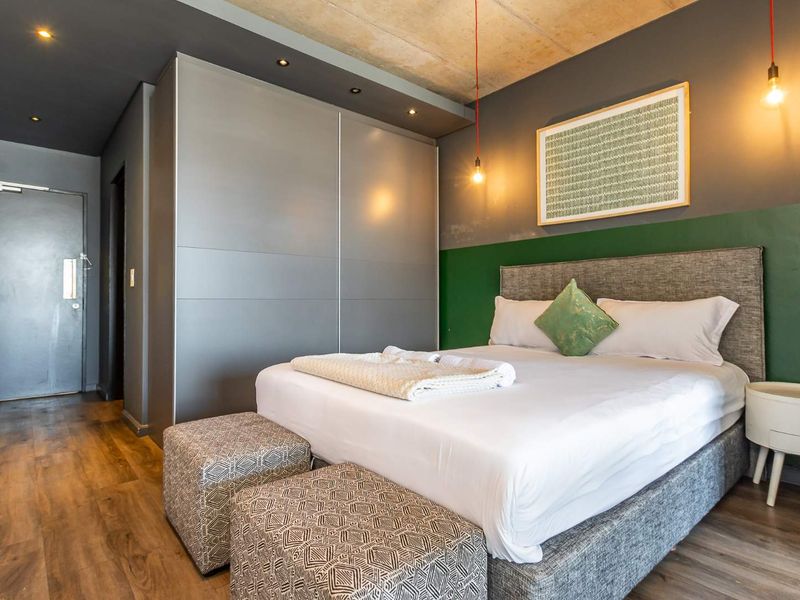 Stylish Airbnb-Ready Studio  (4) - Photo 9