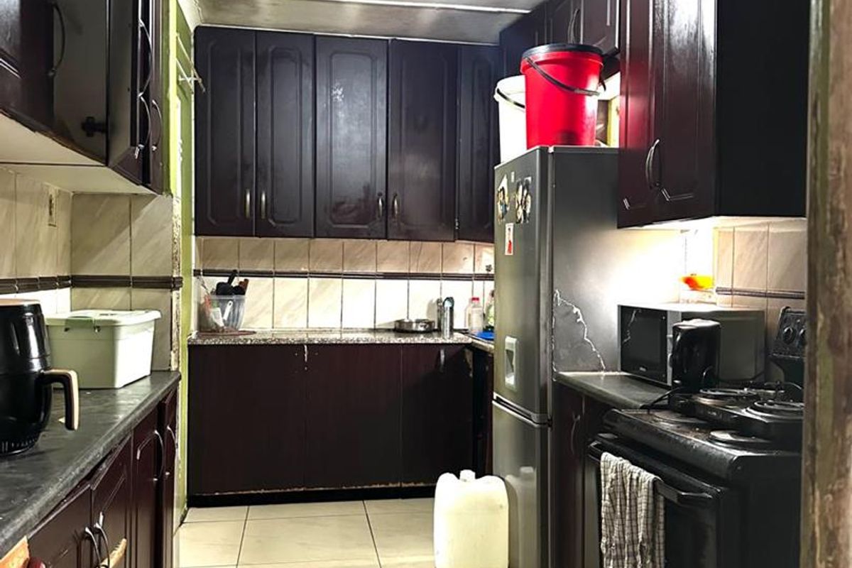 3-Bedroom Home with Garage and Granite Kitchen - Photo 3