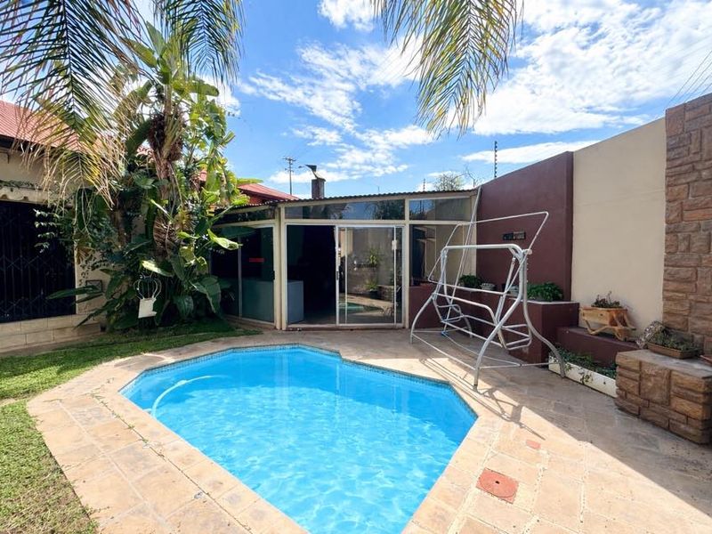 Spacious Property FOR SALE in Windhoek West Ideal for Business - Photo 8