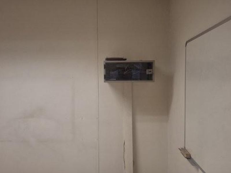 Southern Industrial Warehouse to let - Photo 10