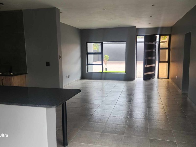 Great investment straight form the developer, no additional costs, no transfer costs. - Photo 4