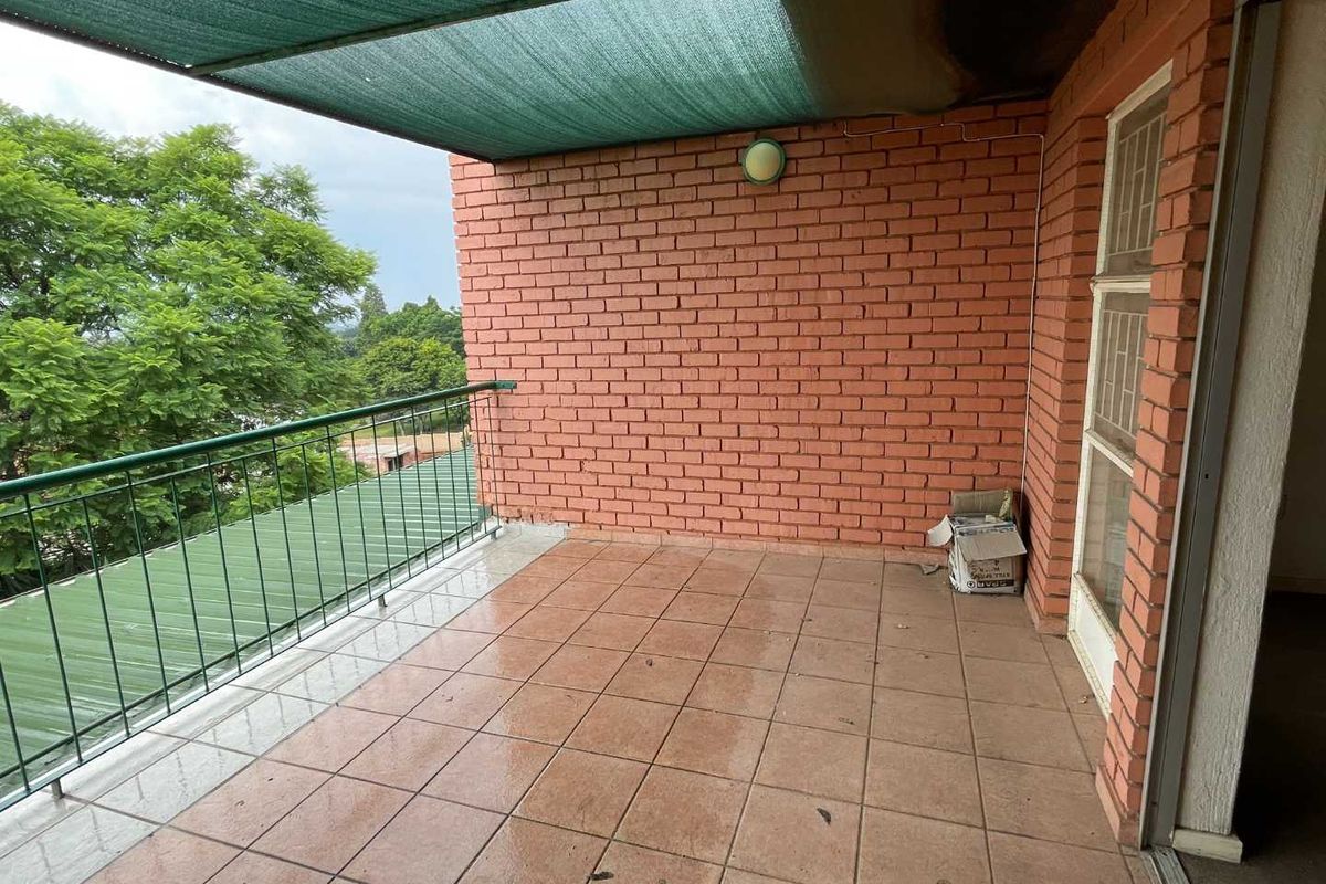 2.5 Bedroom very specious Townhouse in Silverton - Photo 4