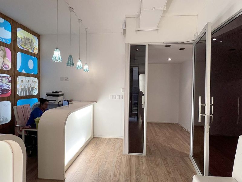 PRESTIGIOUS AAA OFFICE SPACE OVERLOOKING GATEWAY - Photo 5