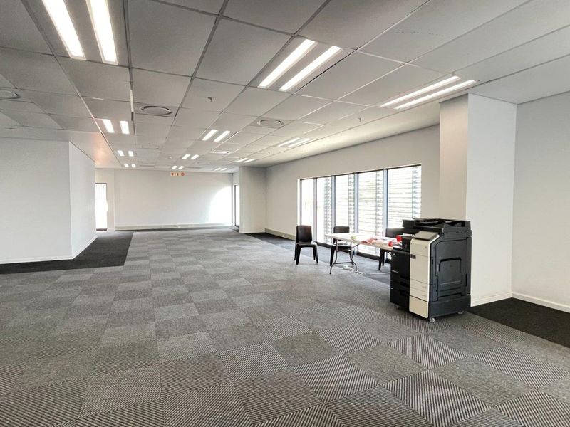 Prime Logistics & Distribution Warehouse To Let | Mount Edgecombe - Photo 8