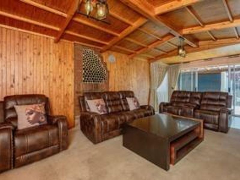 Comfortable Ground-Floor Living with Bright Sunroom - Photo 7