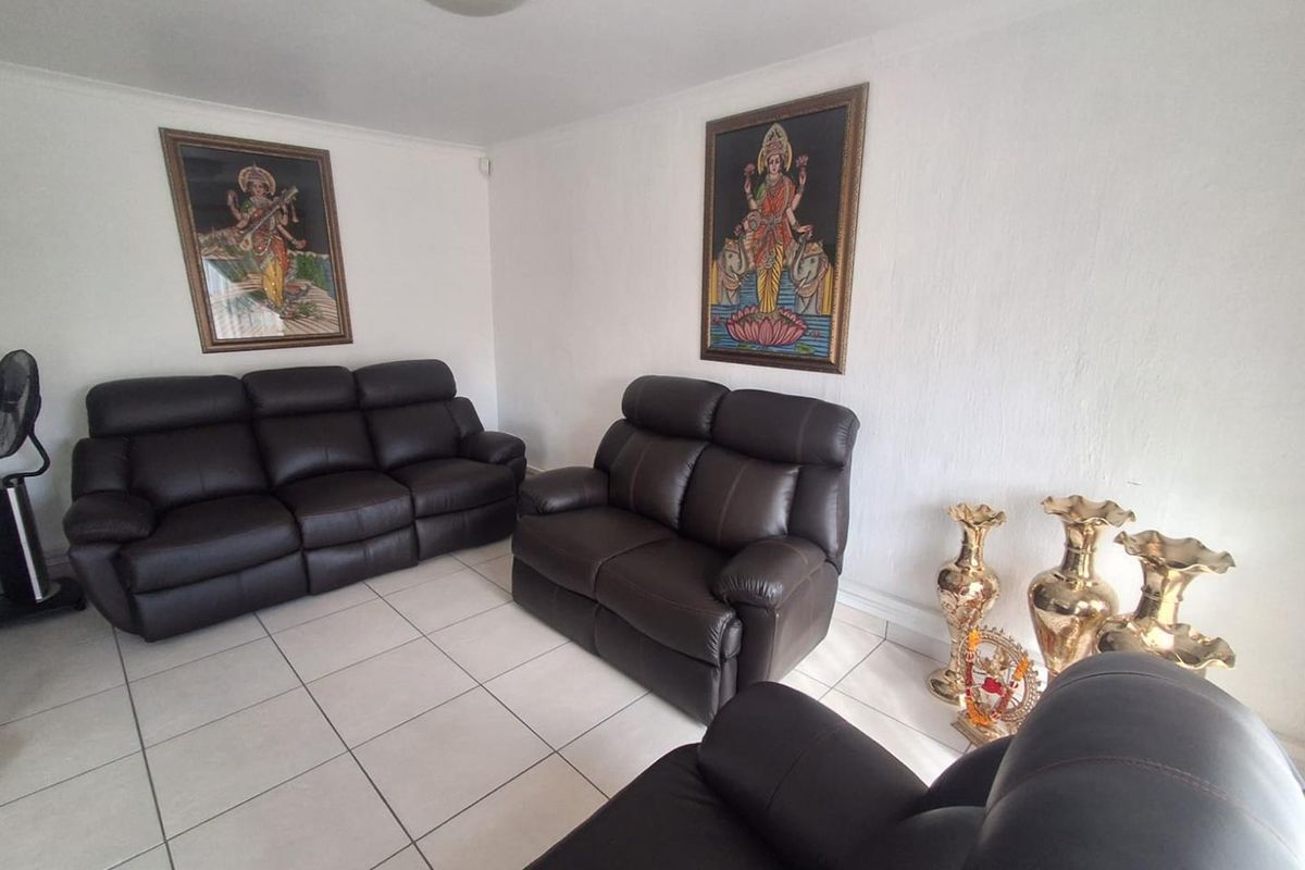 YOUR FOREVER HOME IN THE HEART OF GLENVISTA - Photo 4