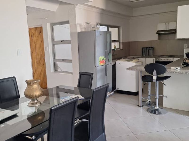 Townhouse for sale,Windhoek central - Photo 2