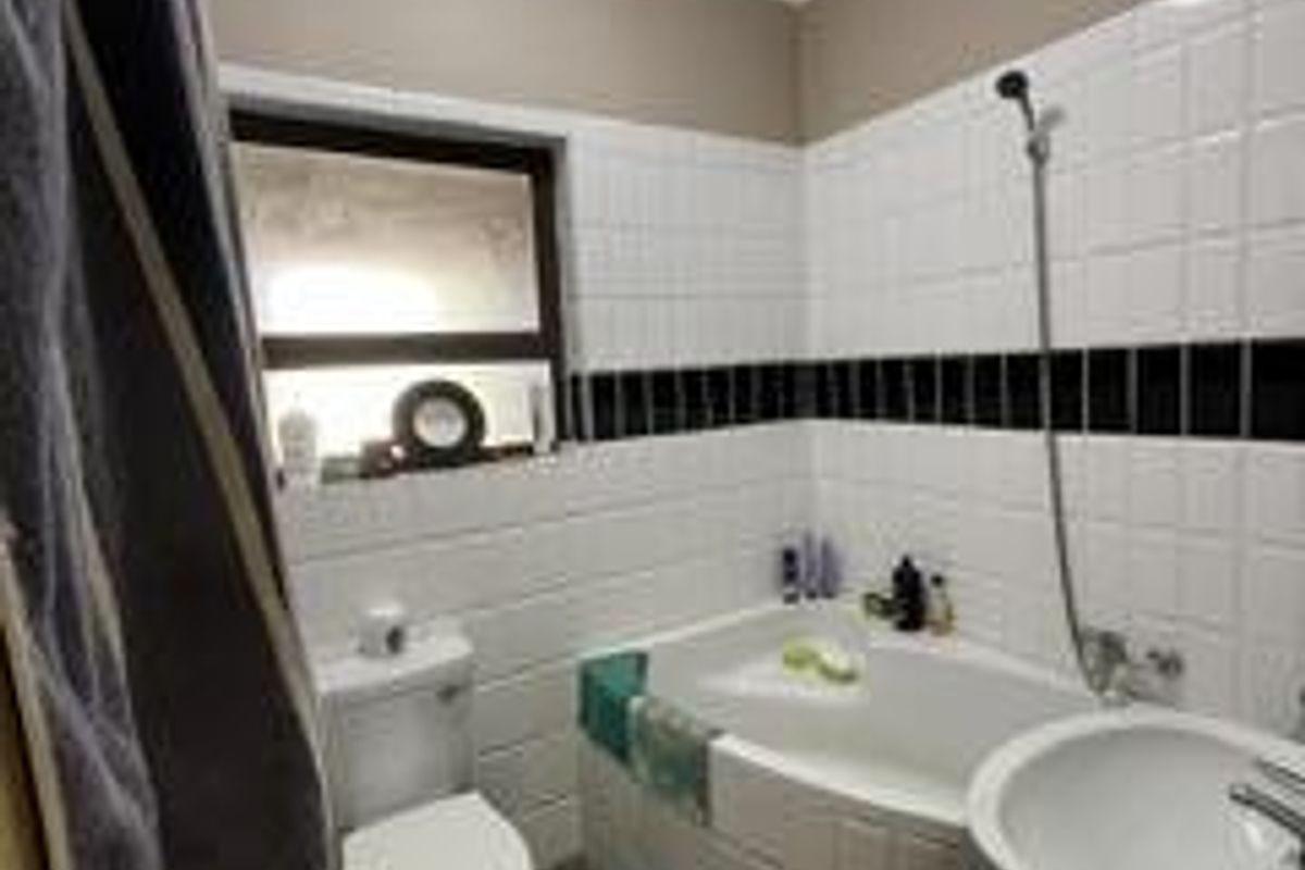 Two bedroom plot, 1,6 hectare with borehole - Photo 4