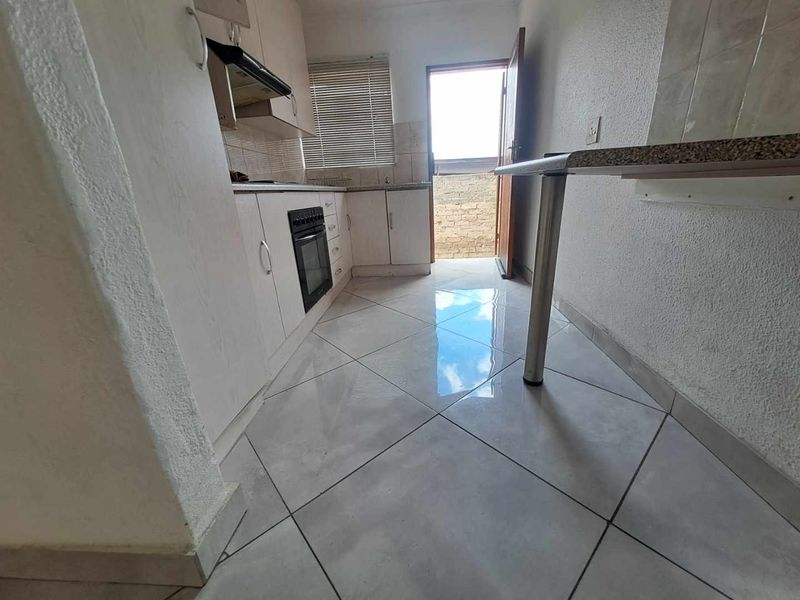 BEAUTIFUL THREE BEDROOM HOUSE AVAILABLE IN OLIEVENHOUTBOSCH - Photo 6