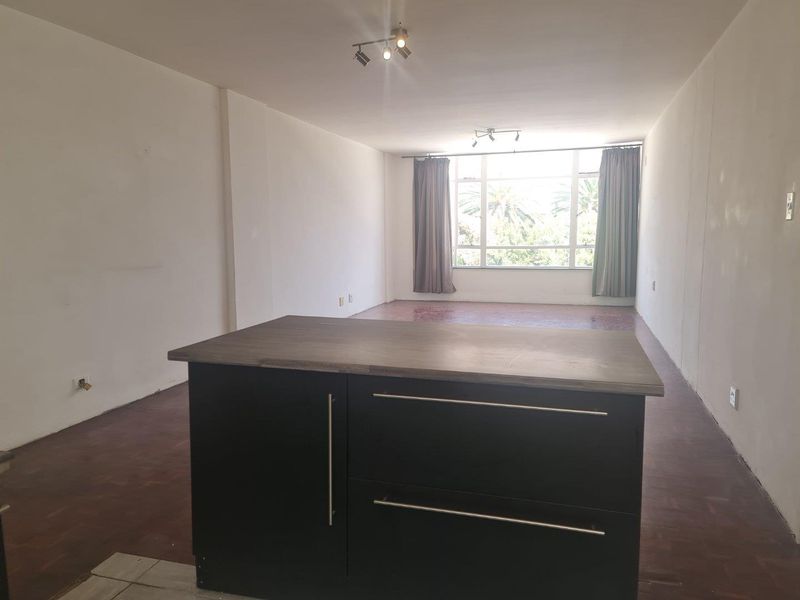 Perfect location. A step away from the Killarney Mall! - Photo 7