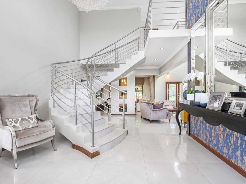 MODERN FURNISHED HOME - Photo 3