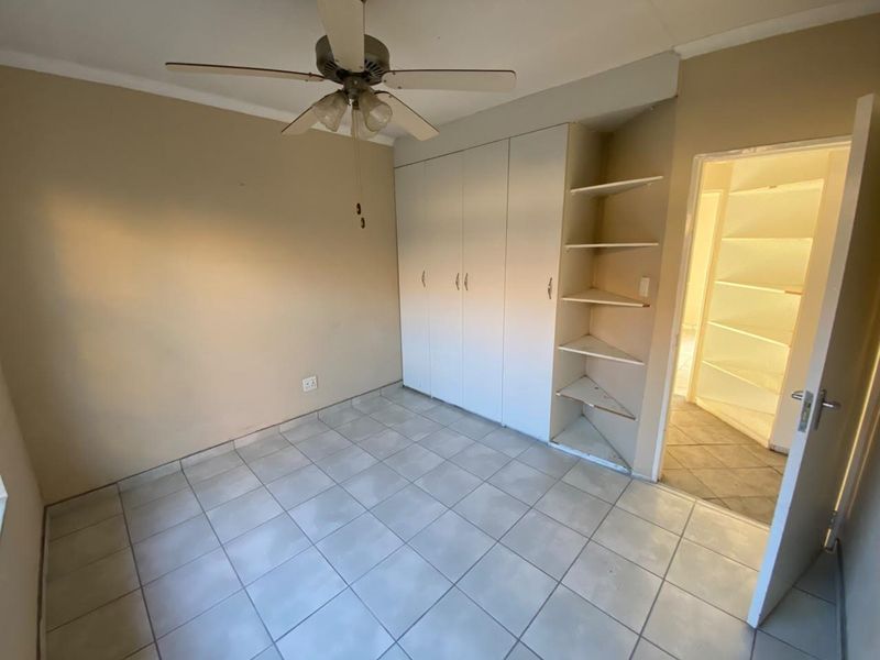 Three Bedroom Townhouse - Photo 8