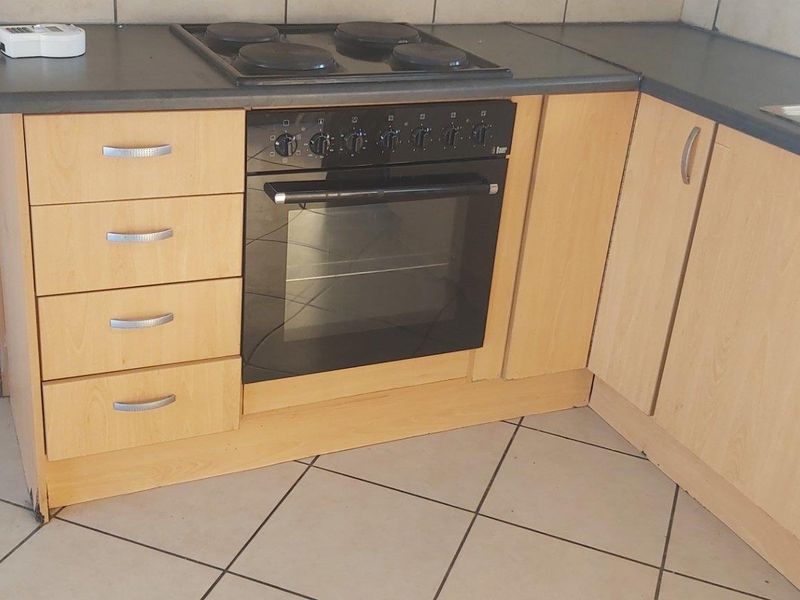 Bachelor Apartment - Photo 6