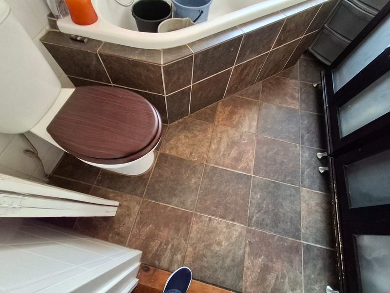 Spacious simplex in sought after complex - Photo 7