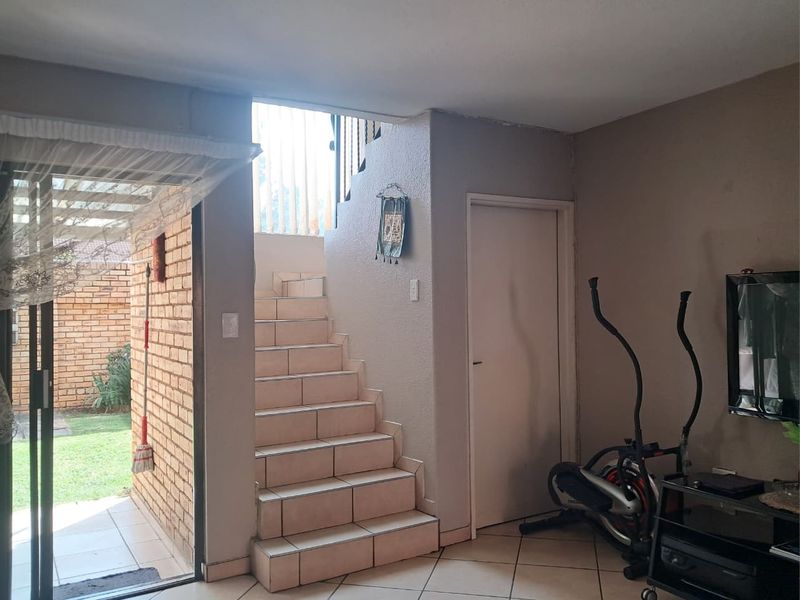 2 Bedroom Duplex Unit for Sale in General Alberts Park - Photo 7