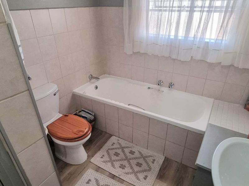 MOVE-IN-READY GEM - Photo 7