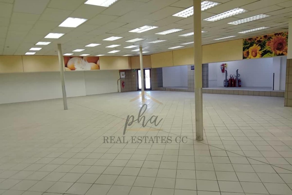 Opportunity Awaits, Perfect for a Retail Store, Commercial Building in Keetmanshoop for sale for N$15 600 000.00 - Photo 2
