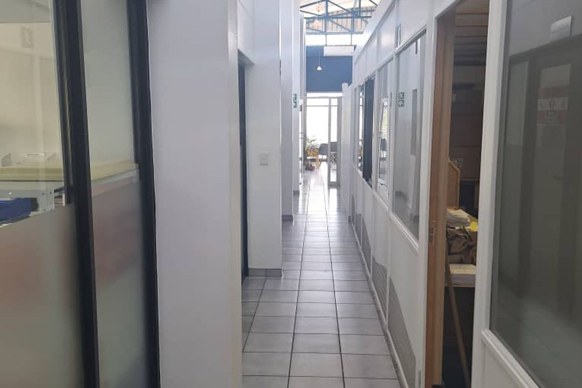 Sole Mandate: Versatile Building in Olympia - Photo 4