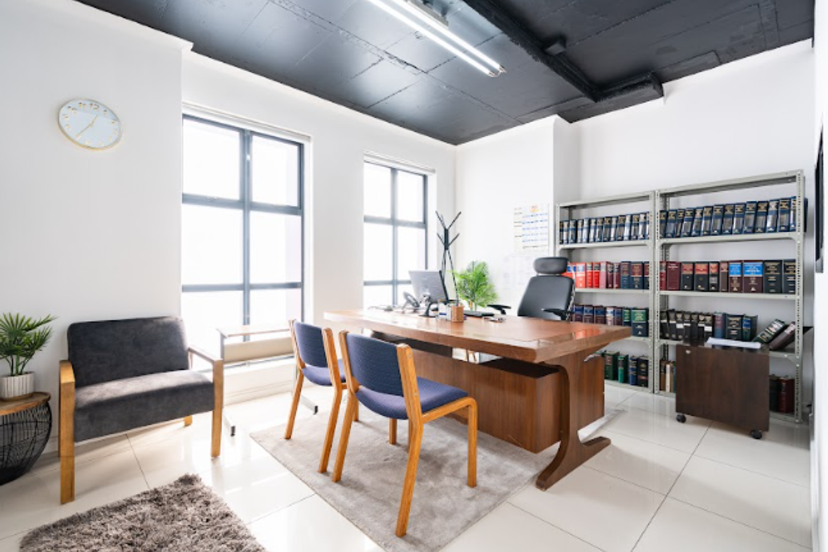 CBD PERIPHERY OFFICE TO LET - Photo 5