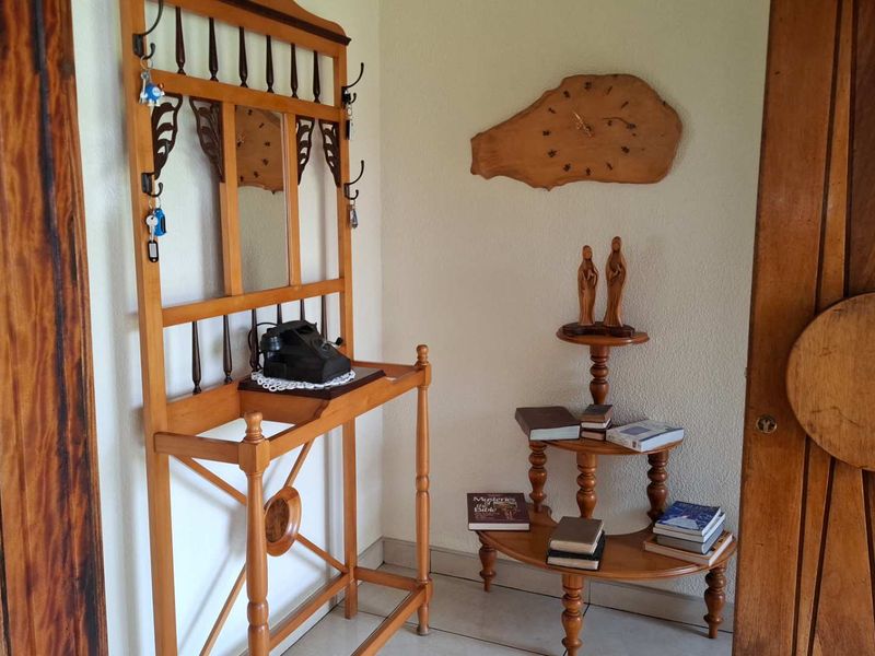 Beautiful Home for the Larger Family - Photo 2