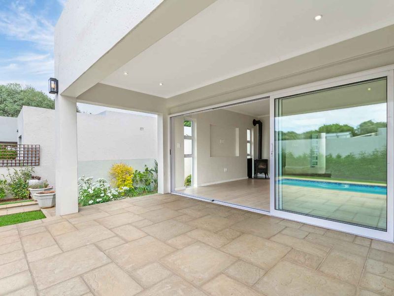 MODERN 3 BEDROOM CLUSTER FOR SALE IN FOURWAYS GARDENS - Photo 7