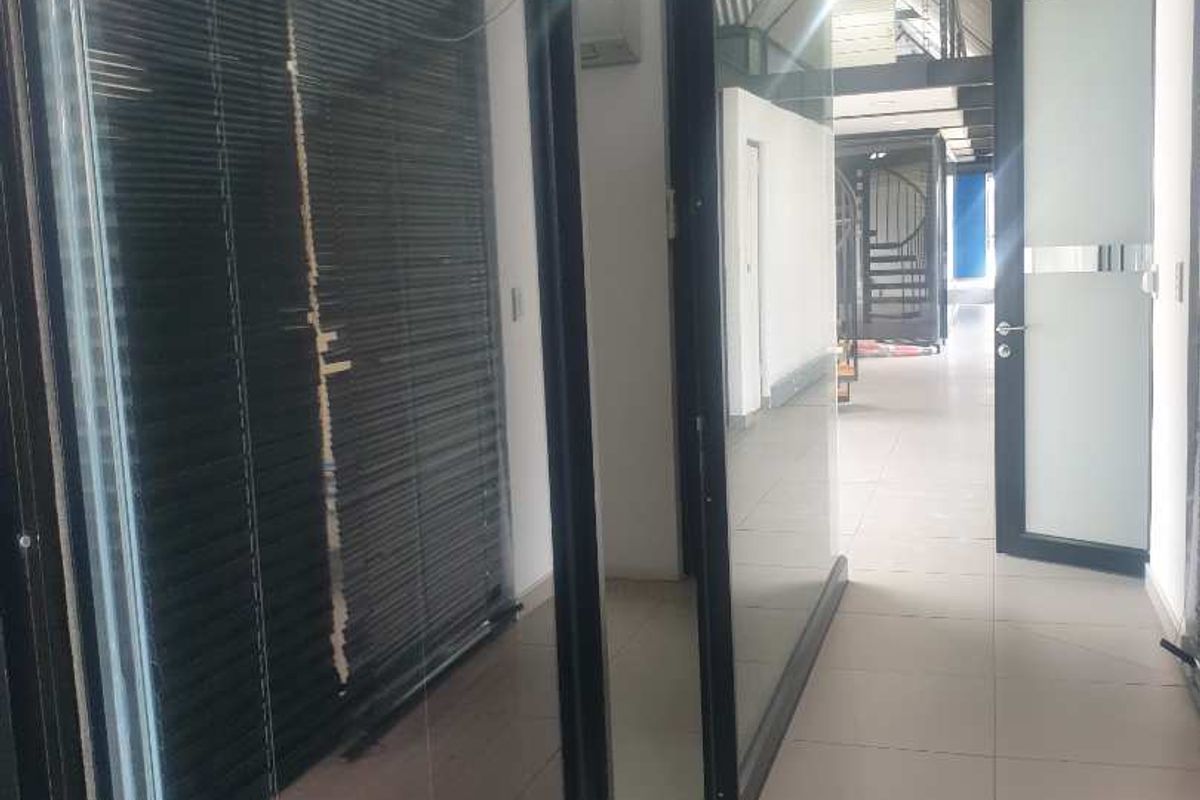 Offices to rent near Maerua Mall - very well located. - Photo 3