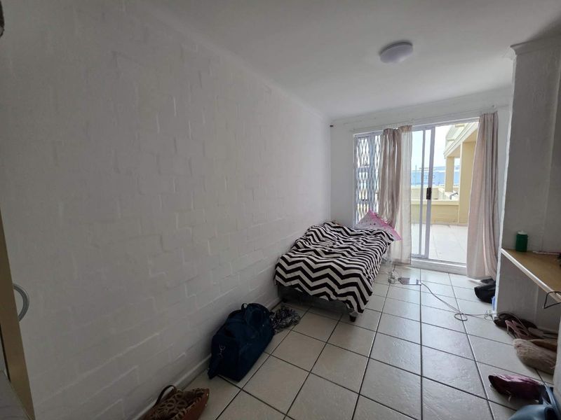 Lovely 2 Bed 1 Bath Apartment with Big Private balcony and Basement Parking - Photo 4