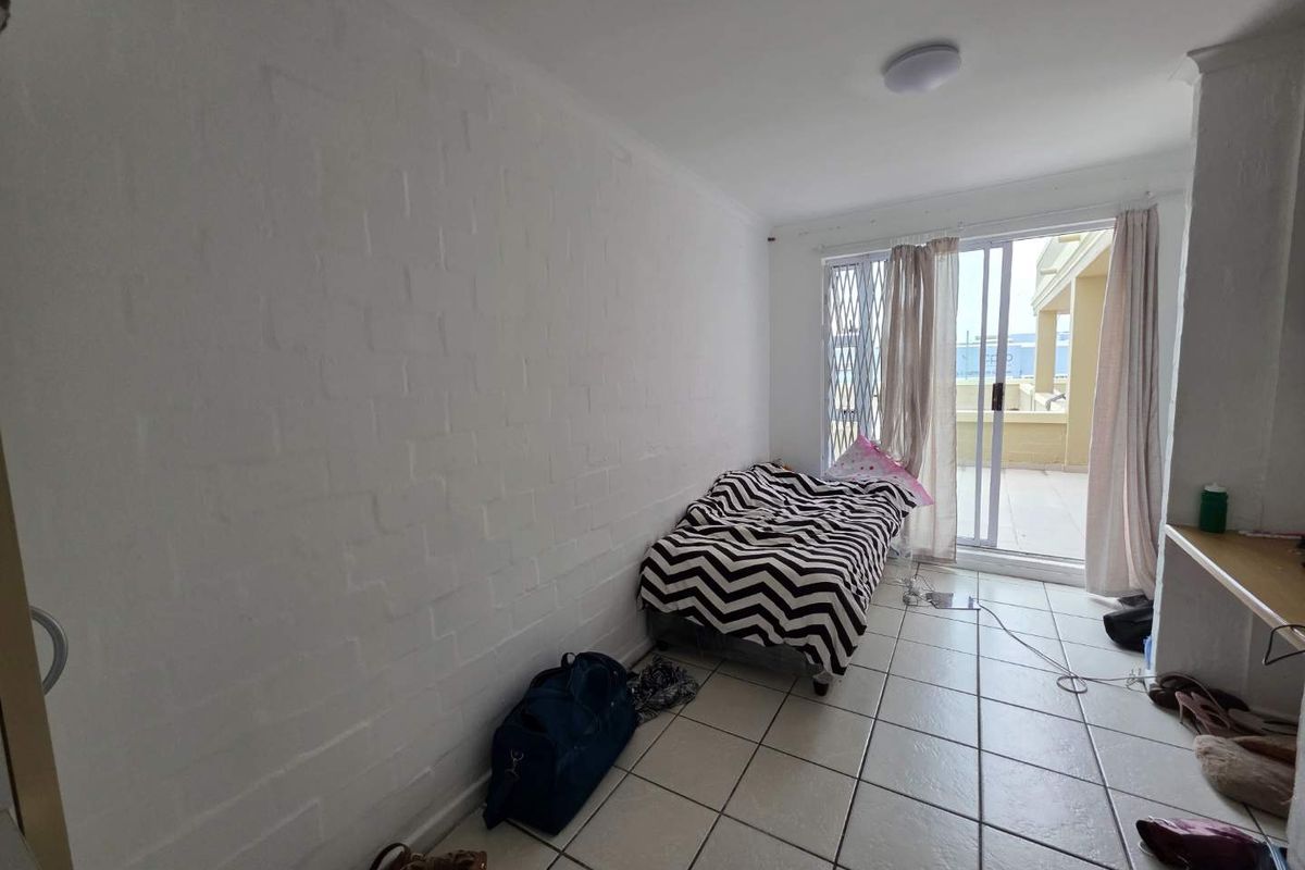 Lovely 2 Bed 1 Bath Apartment with Big Private balcony and Basement Parking - Photo 4