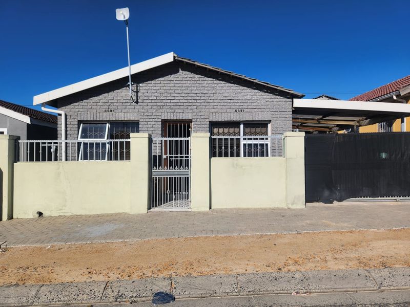 Charming 3-Bedroom Home with Additional Income Potential - Photo 4